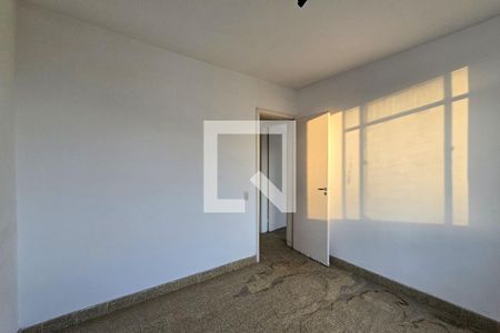 Quarto 2 de apartamento para alugar com 2 quartos, 63m² em Colubandê, São Gonçalo