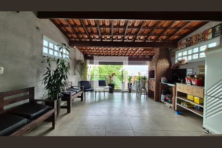 Varanda de casa à venda com 3 quartos, 250m² em Vila Curuçá, Santo André