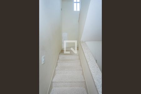 Escada de casa à venda com 4 quartos, 98m² em Jardim Vista Linda, São Paulo