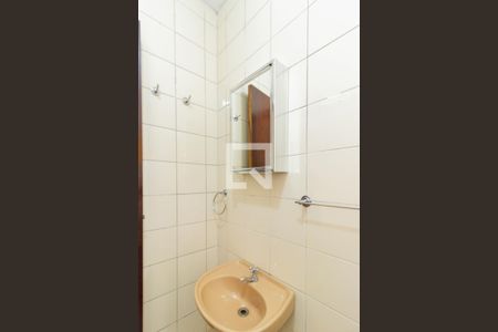 Banheiro de casa para alugar com 1 quarto, 30m² em Vila Palmeiras, São Paulo