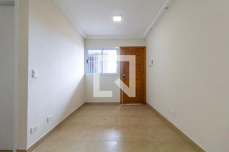 Sala e cozinha de apartamento à venda com 2 quartos, 32m² em Vila Carrão, São Paulo