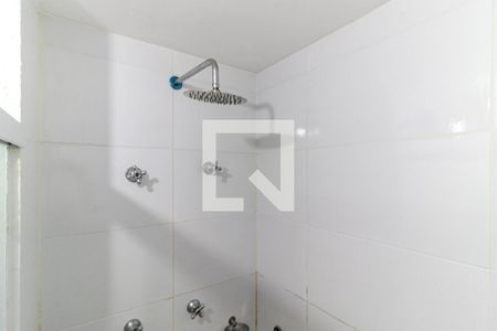 Banheiro de kitnet/studio para alugar com 1 quarto, 35m² em Higienópolis, São Paulo