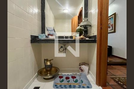 Lavabo de apartamento à venda com 4 quartos, 205m² em Leblon, Rio de Janeiro