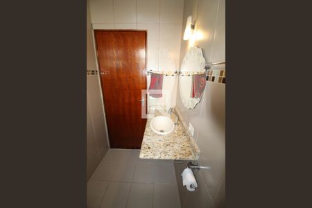 Banheiro de casa para alugar com 2 quartos, 136m² em Vila Industrial, São José dos Campos