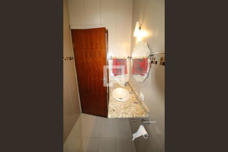 Banheiro de casa para alugar com 2 quartos, 136m² em Vila Industrial, São José dos Campos