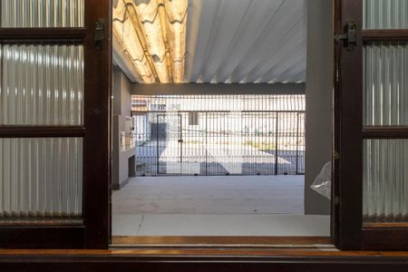 Sala 1 vista de casa para alugar com 4 quartos, 300m² em São Mateus, São Paulo