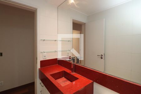 Banheiro de apartamento à venda com 3 quartos, 136m² em Vila Irmaos Arnoni, São Paulo