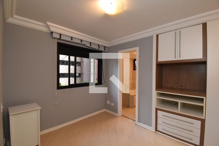 Suíte de apartamento para alugar com 3 quartos, 114m² em Batel, Curitiba