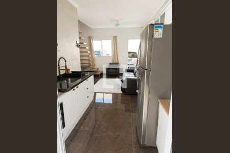 Cozinha de casa de condomínio para alugar com 2 quartos, 50m² em Chácara Rincão, Cotia