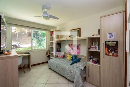 Casa à venda com 4 quartos, 350m² em Camboinhas, Niterói
