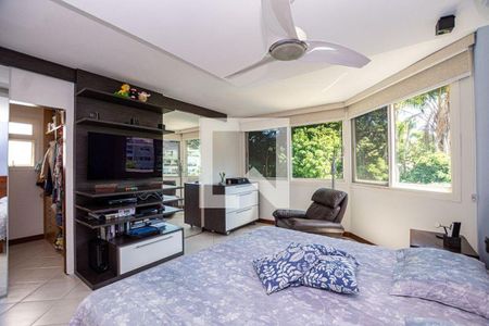 Casa à venda com 4 quartos, 350m² em Camboinhas, Niterói