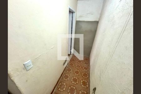 Corredor de casa para alugar com 2 quartos, 80m² em Jardim Campinas, São Paulo