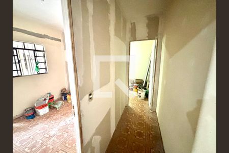 Corredor de casa para alugar com 2 quartos, 80m² em Jardim Campinas, São Paulo