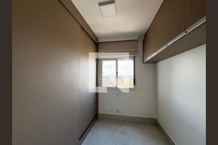 Quarto de apartamento para alugar com 2 quartos, 64m² em Vila Mangalot, São Paulo