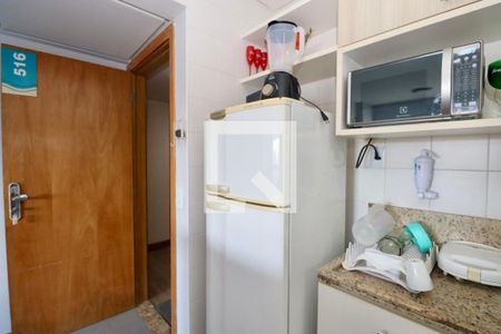 Cozinha de apartamento para alugar com 1 quarto, 54m² em Costa Azul, Salvador