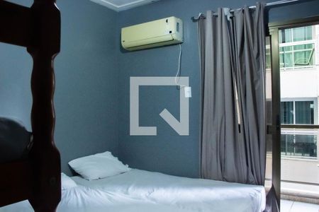 Suíte de apartamento para alugar com 3 quartos, 110m² em Algodoal, Cabo Frio