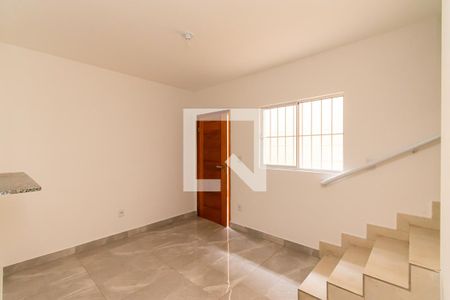 Sala de casa de condomínio para alugar com 2 quartos, 70m² em Vila Oratorio, São Paulo