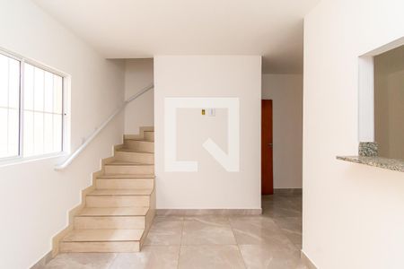 Sala de casa de condomínio para alugar com 2 quartos, 70m² em Vila Oratorio, São Paulo