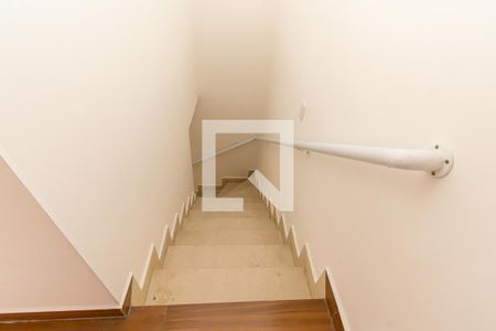 Escada de casa de condomínio para alugar com 2 quartos, 70m² em Vila Oratorio, São Paulo