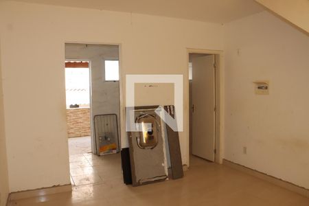 Casa de Condomínio para alugar com 2 quartos, 96m² em Caucaia do Alto, Cotia