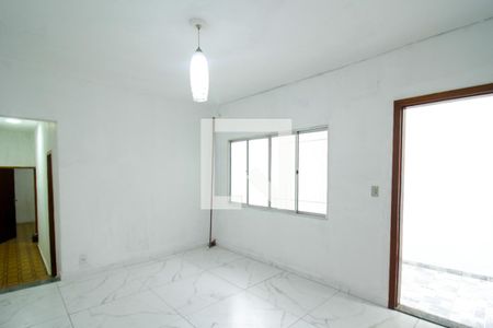 Sala de casa para alugar com 2 quartos, 120m² em Vila Jaguari, São Paulo