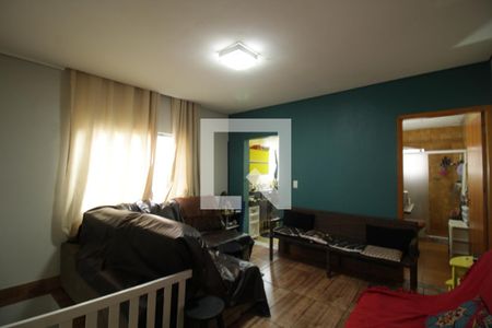 Sala de casa para alugar com 4 quartos, 120m² em Vila Jaguari, São Paulo