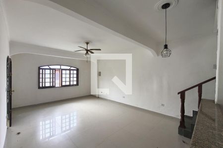Casa para alugar com 3 quartos, 150m² em Canto do Forte, Praia Grande
