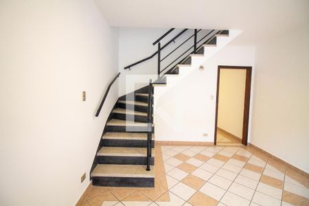 Escada de casa para alugar com 2 quartos, 110m² em Vila Cruzeiro, São Paulo