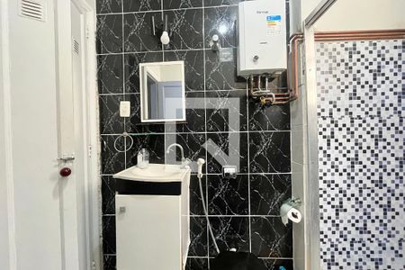 Banheiro  de apartamento para alugar com 1 quarto, 40m² em Copacabana, Rio de Janeiro