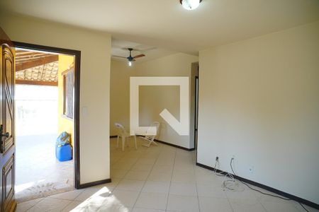 Sala de casa para alugar com 4 quartos, 472m² em Itaipuaçu, Maricá
