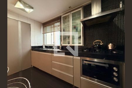 Cozinha de apartamento à venda com 4 quartos, 270m² em Cidade Nova, Belo Horizonte