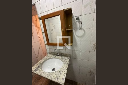 Banheiro de casa para alugar com 1 quarto, 90m² em Vila Alpina, São Paulo