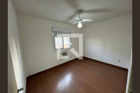 Quarto 1 de apartamento para alugar com 2 quartos, 49m² em Restinga, Porto Alegre