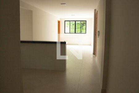 Sala/Cozinha de apartamento para alugar com 2 quartos, 70m² em Jardim Flamboyant, Cabo Frio