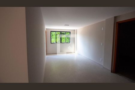 Apartamento para alugar com 2 quartos, 70m² em Jardim Flamboyant, Cabo Frio