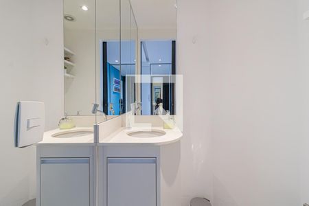 Lavabo de apartamento para alugar com 1 quarto, 54m² em Vila Nova Conceição, São Paulo