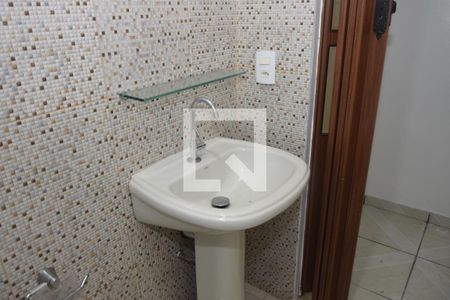 Banheiro de casa para alugar com 1 quarto, 65m² em Jardim São Bento Novo, Embu das Artes