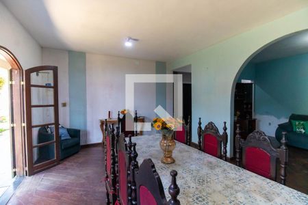 Sala de casa para alugar com 4 quartos, 176m² em Trindade, São Gonçalo