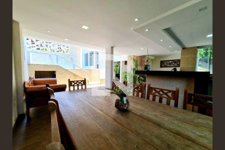 Casa à venda com 4 quartos, 380m² em Pendotiba, Niterói