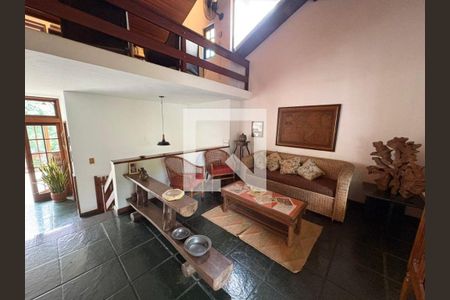 Casa à venda com 4 quartos, 210m² em Maravista, Niterói