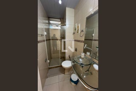 Banheiro de apartamento para alugar com 2 quartos, 55m² em Praia da Bandeira, Rio de Janeiro