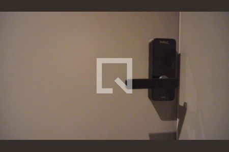 Fechadura digital  de apartamento para alugar com 1 quarto, 25m² em Rio Branco, Porto Alegre