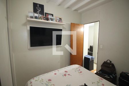 Quarto 2 de apartamento à venda com 2 quartos, 45m² em Industrial, Contagem