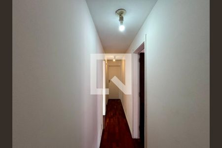 Sala - corredor de acesso aos cômodos de apartamento para alugar com 2 quartos, 83m² em Copacabana, Rio de Janeiro