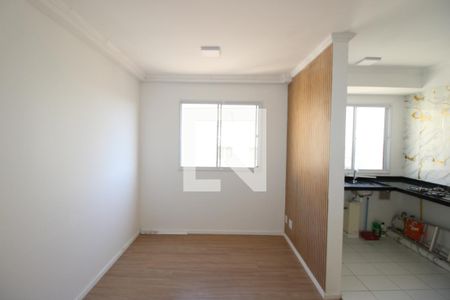 Sala / Cozinha de apartamento para alugar com 2 quartos, 44m² em Jardim Helian, São Paulo