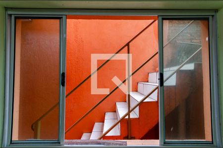 Sala - Janela de casa à venda com 3 quartos, 117m² em Ayrosa, São Paulo