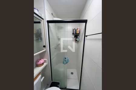 Banheiro de apartamento para alugar com 2 quartos, 33m² em Parque Fongaro, São Paulo