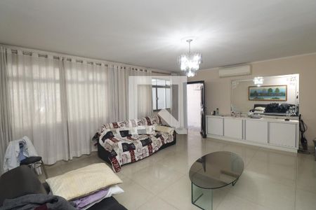 Sala  de casa à venda com 5 quartos, 310m² em Vila Nivi, São Paulo