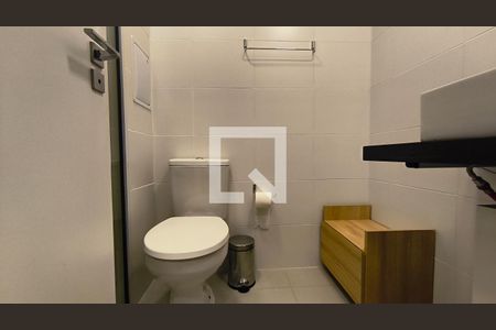 Banheiro de kitnet/studio à venda com 1 quarto, 24m² em Vila Mariana, São Paulo