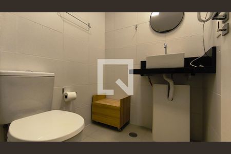 Banheiro de kitnet/studio à venda com 1 quarto, 24m² em Vila Mariana, São Paulo